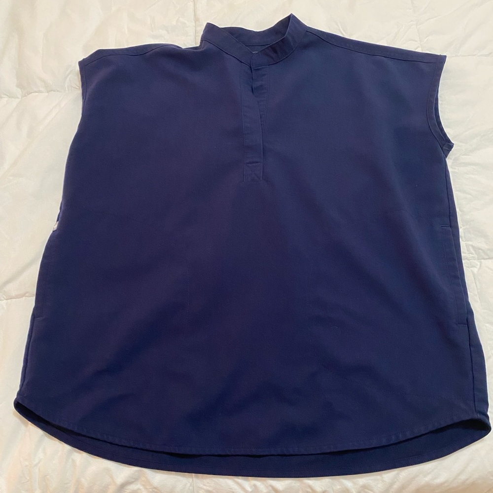 FIGS Rafaela Oversized Scrub Top - XS / Navy
